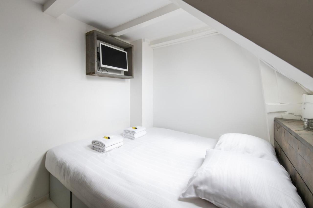 Two Bedroom In Historic Canalhouse From 1618 - Centre Bed and breakfast
