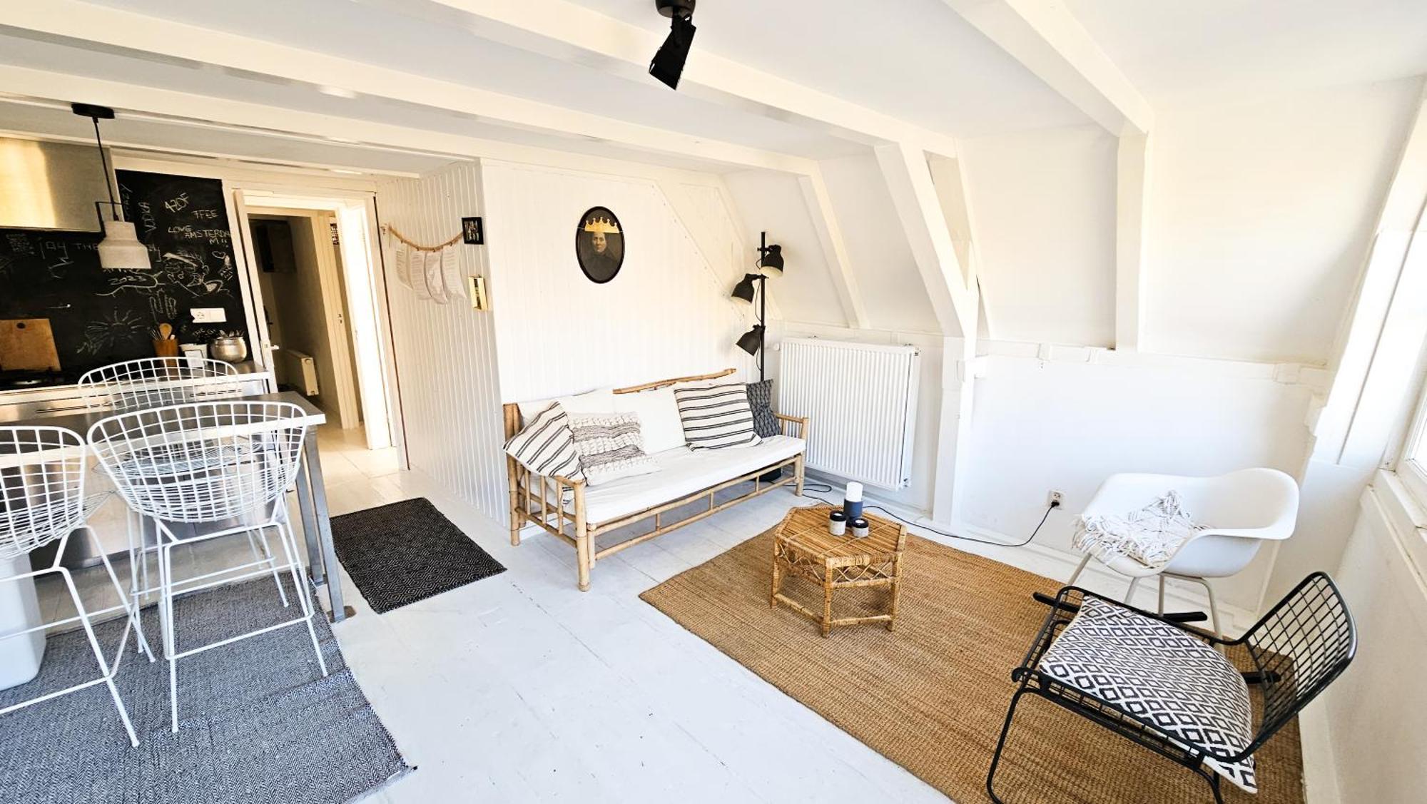 Two Bedroom In Historic Canalhouse From 1618 - Centre Bed and breakfast 2*