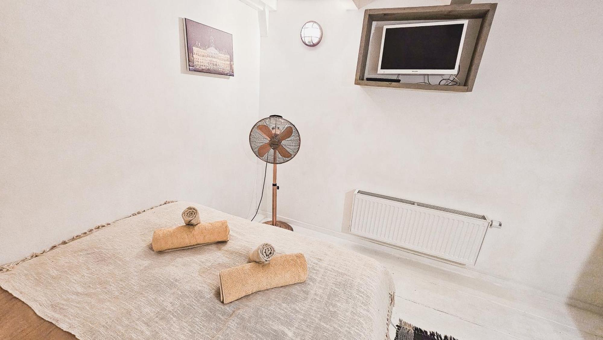 Two Bedroom In Historic Canalhouse From 1618 - Centre Ámsterdam