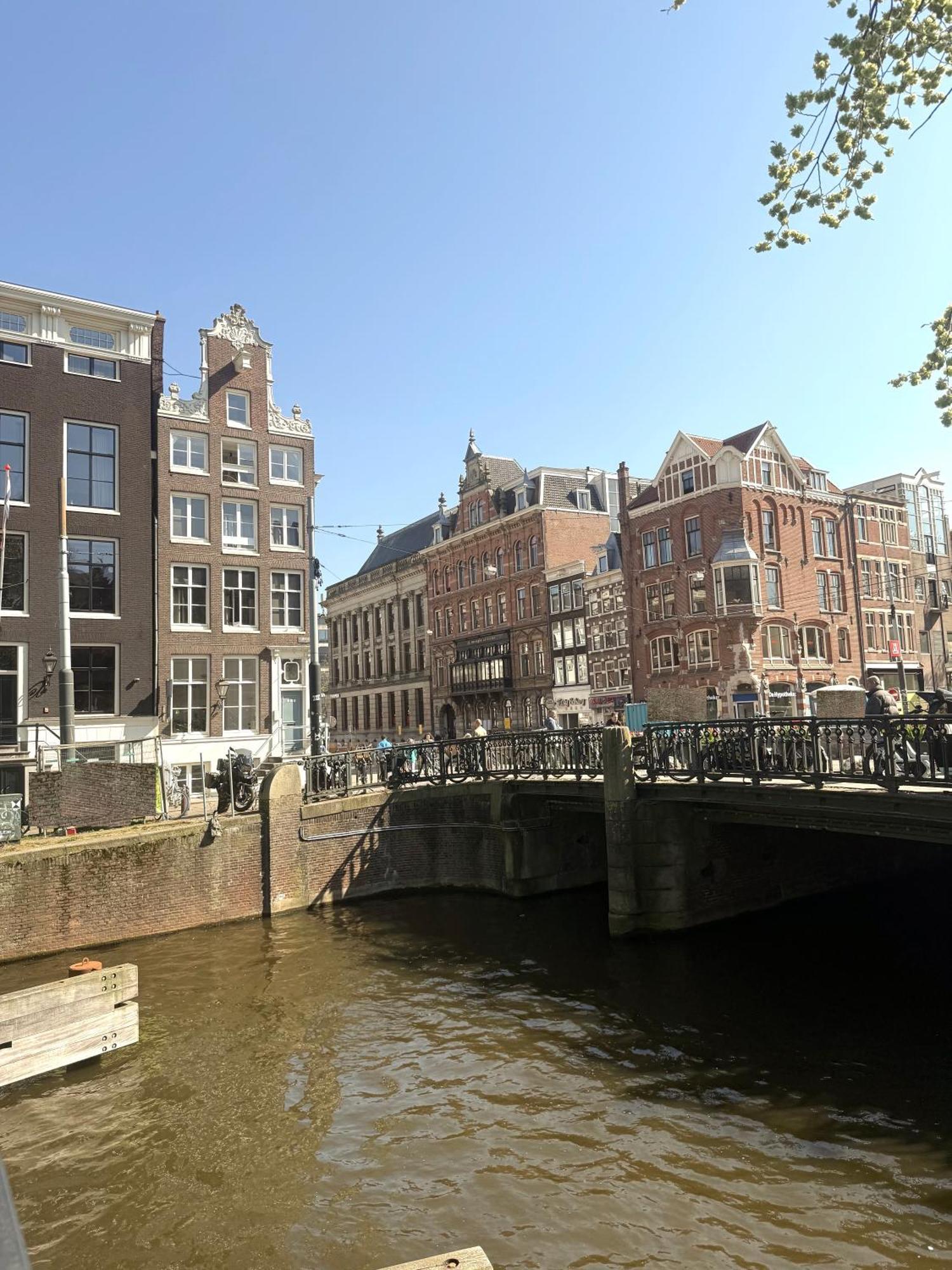 Bed and breakfast Two Bedroom In Historic Canalhouse From 1618 - Centre